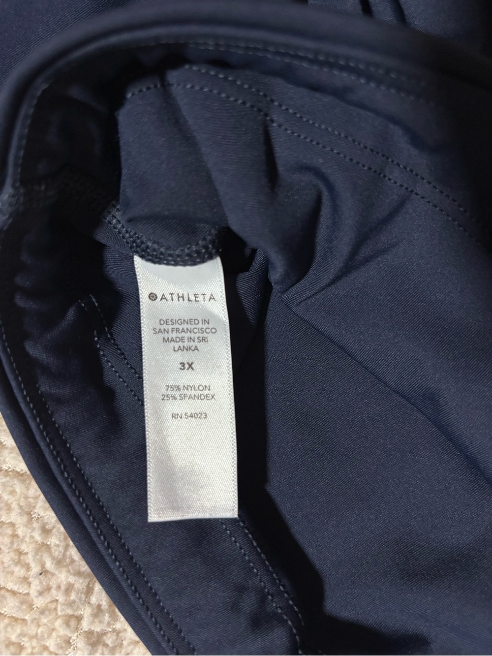 Athleta Women’s Navy Athletic Stretch Shorts - Picture 7 of 7